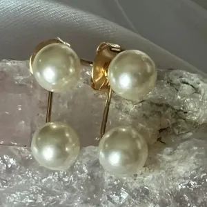 BRINCO DUAS PÉROLAS