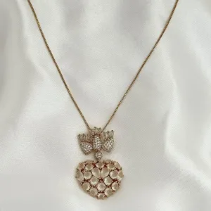 COLAR ESPIRITO SANTO - CRAVEJADO ZIRCONIAS BRANCA - CORAÇÃO CRISTAL - BANHO OURO 18K