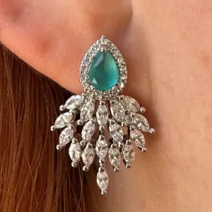 BRINCO GOTA CASCATA COM CRISTAL E MICRO ZIRCONIA - BANHO RODIO BRANCO