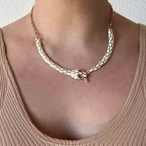 COLAR ESMALTADO BRANCO DE COBRA - BANHO OURO 18K