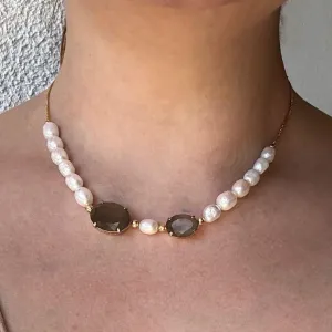 COLAR REGULAVEL COM PEROLA E PEDRA - BANHO OURO 18K