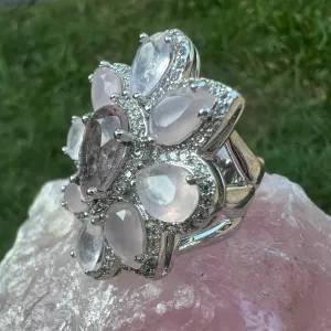 ANEL FLOR - GOTAS QUARTZO ROSA - BANHO RODIO BRANCO