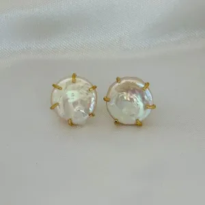 BRINCO BOTÃO - PEROLA NATURAL - BANHO OURO 18K