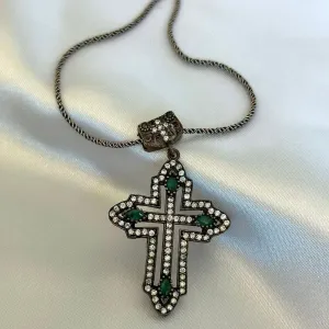 COLAR CRUZ - CRAVEJADA ZIRCONIAS BRANCA - CRISTAL ESMERALDA - PRATA 925