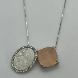 COLAR ESCAPULARIO NOSSA SENHORA DAS GRAÇAS - MADREPEROLA - TOPAZIO SALMÃO - BANHO DE RÓDIO BRANCO