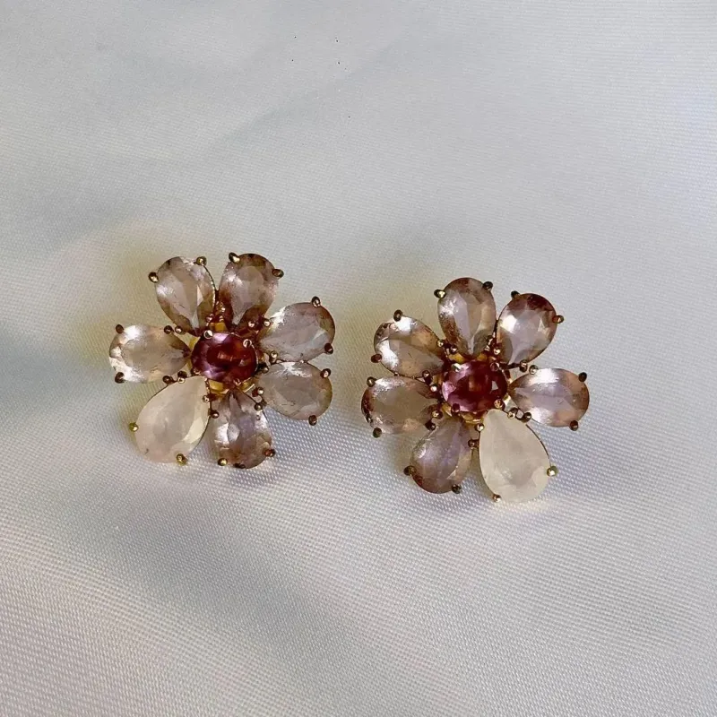 BRINCO FLOR - GOTAS QUARTZO ROSA - BANHO OURO 18K