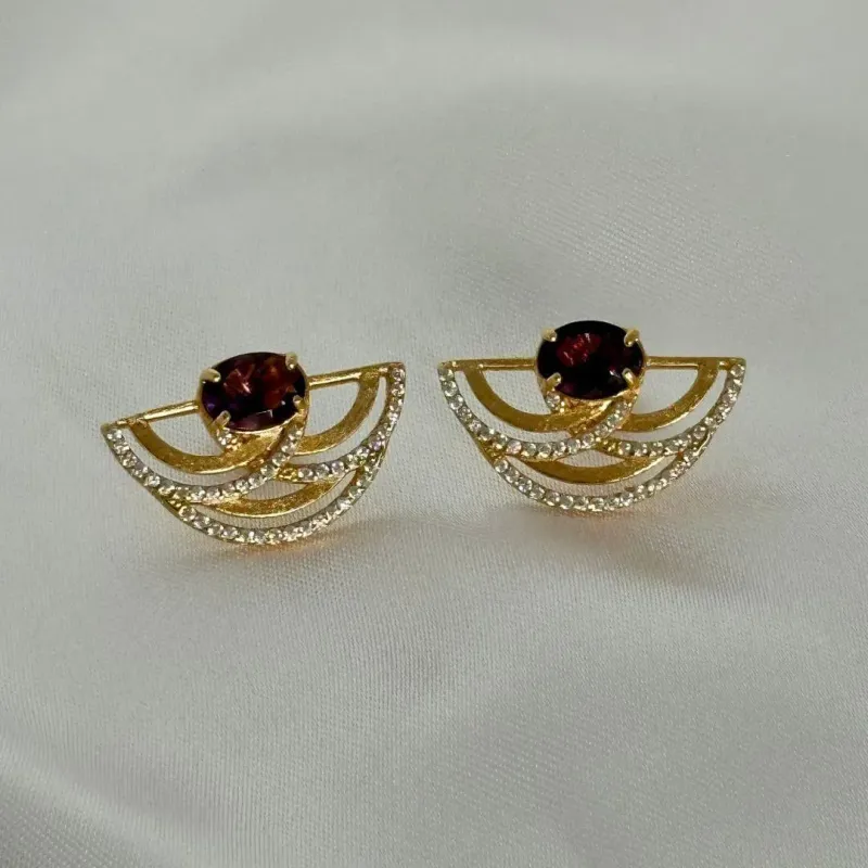 BRINCO LEQUE - PEDRA LILAS E ZIRCONIAS - BANHO OURO 18K