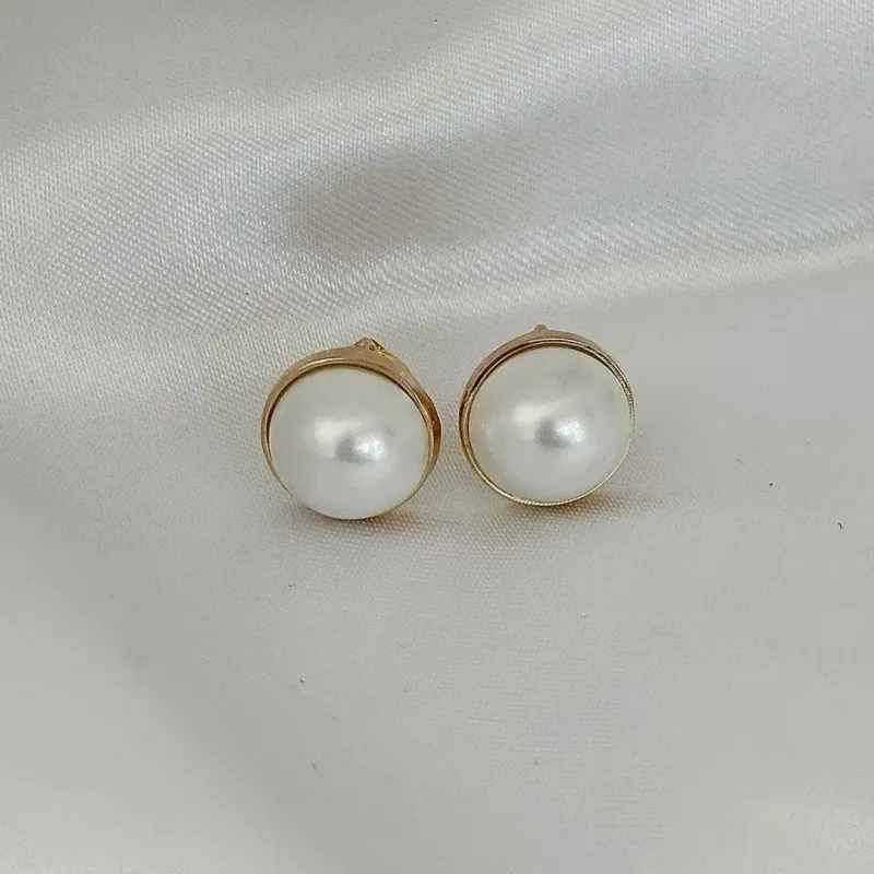 BRINCO MEIA PEROLA - BANHO OURO 18K