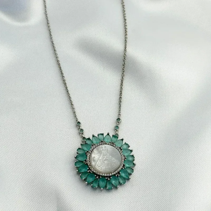 COLAR NOSSA SENHORA APARECIDA - MADREPEROLA - CRISTAL - ZIRCONIAS BRANCA - BANHO RÓDIO BRANCO