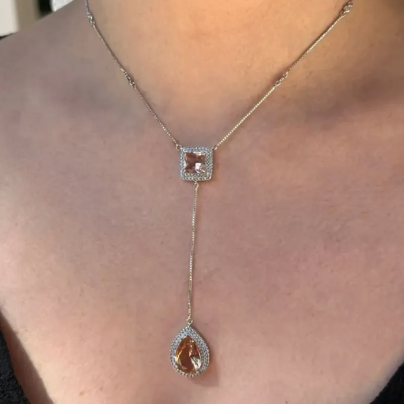 COLAR AJUSTAVEL- GRAVATA MORGANITA - CRAVEJADO DE ZIRCONIAS BRANCA - BANHO RODIO BRANCO COLAR AJUSTAVEL- GRAVATA MORGANITA - CRAVEJADO DE ZIRCONIAS BRANCA - BANHO RODIO BRANCO