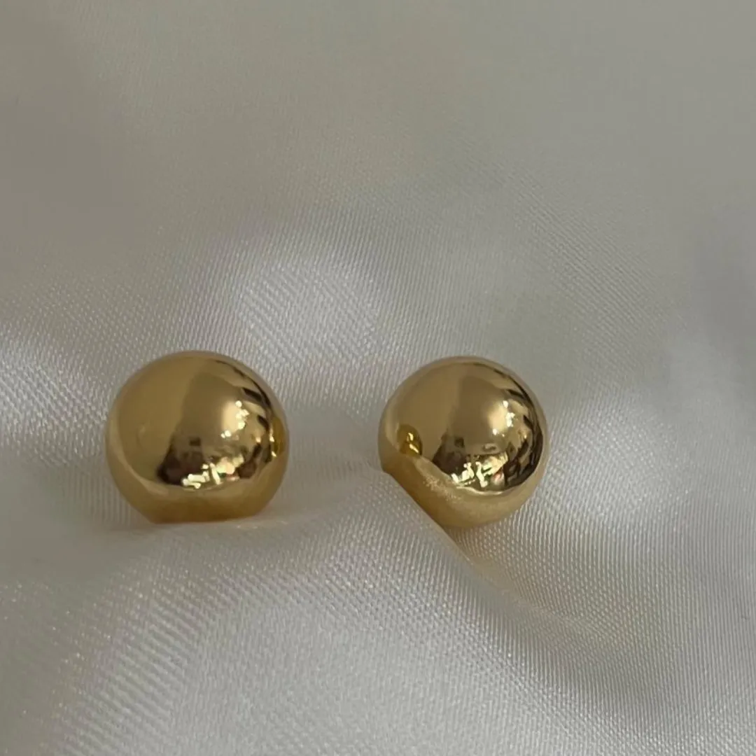 BRINCO ESFERA FOLHEADO OURO 18K