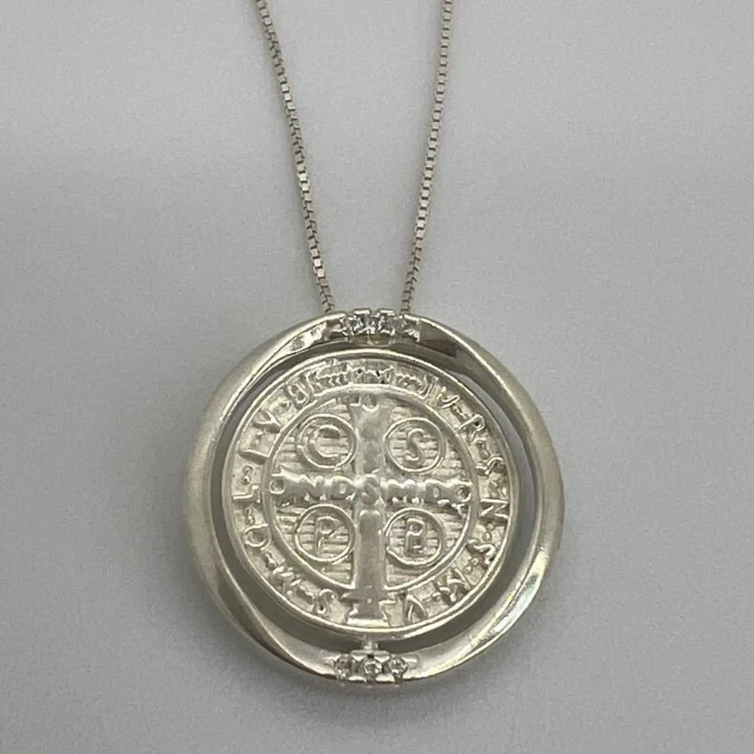 COLAR EM PRATA 925  MEDALHA DE SÃO BENTO QUE GIRA DOIS LADOS
