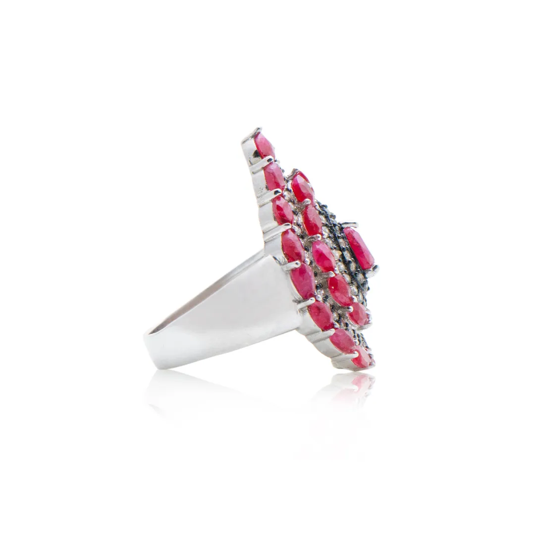 ANEL PEDRA RUBI CRAVEJADO DE ZIRCONIAS BRANCAS