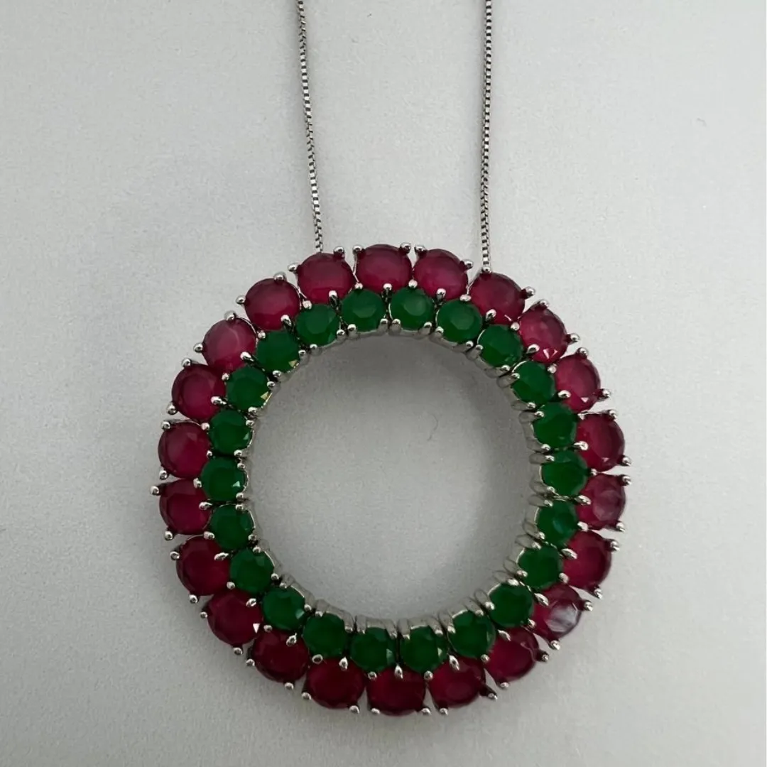 COLAR MANDALA CRISTAL ESMERALDA E RUBI