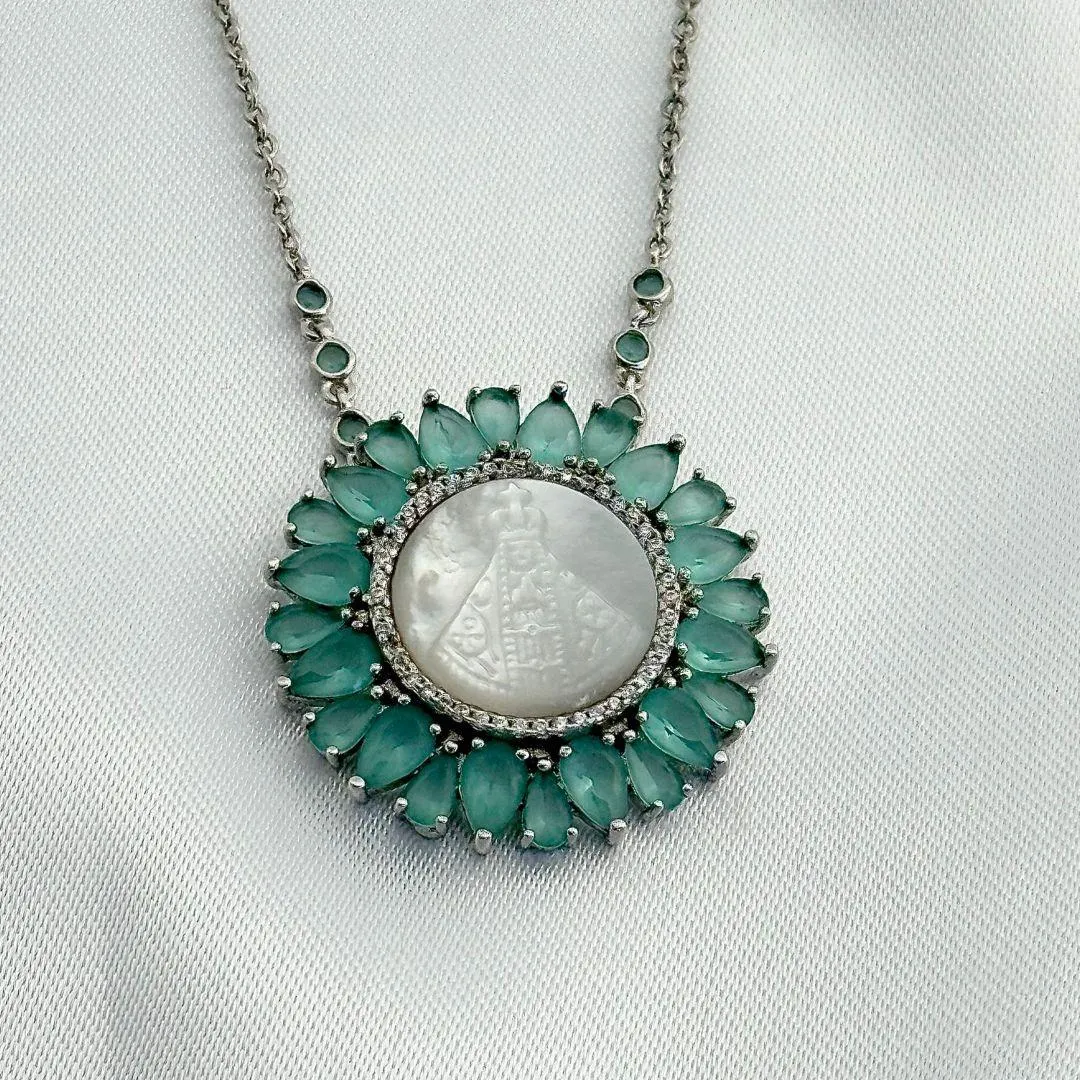 COLAR NOSSA SENHORA APARECIDA - MADREPEROLA - CRISTAL - ZIRCONIAS BRANCA - BANHO RÓDIO BRANCO