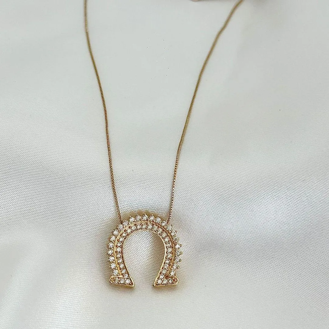 COLAR CRAVEJADO ZIRCONIAS BRANCAS -  FERRADURA - BANHO OURO 18K