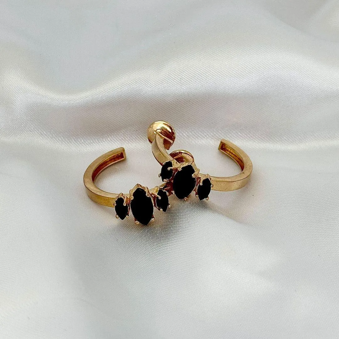 BRINCO ARGOLA - PEDRA ONIX - BANHO OURO 18K