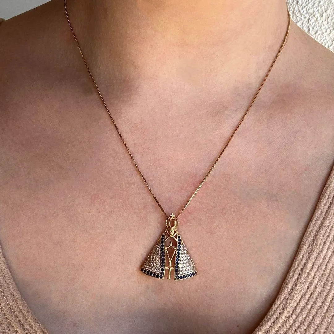 COLAR NOSSA SENHORA APARECIDA - CRAVEJADO EM ZIRCONIAS - BANHO DE OURO 18K