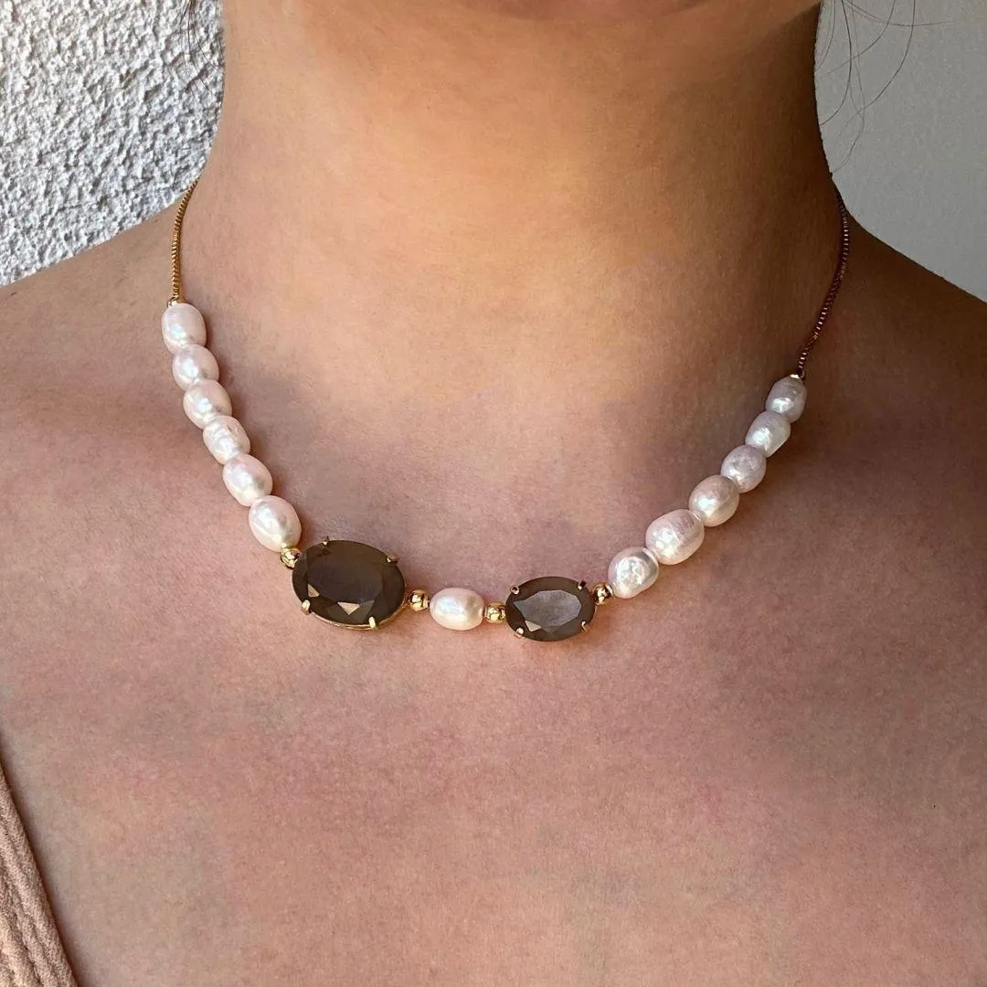 COLAR REGULAVEL COM PEROLA E PEDRA - BANHO OURO 18K