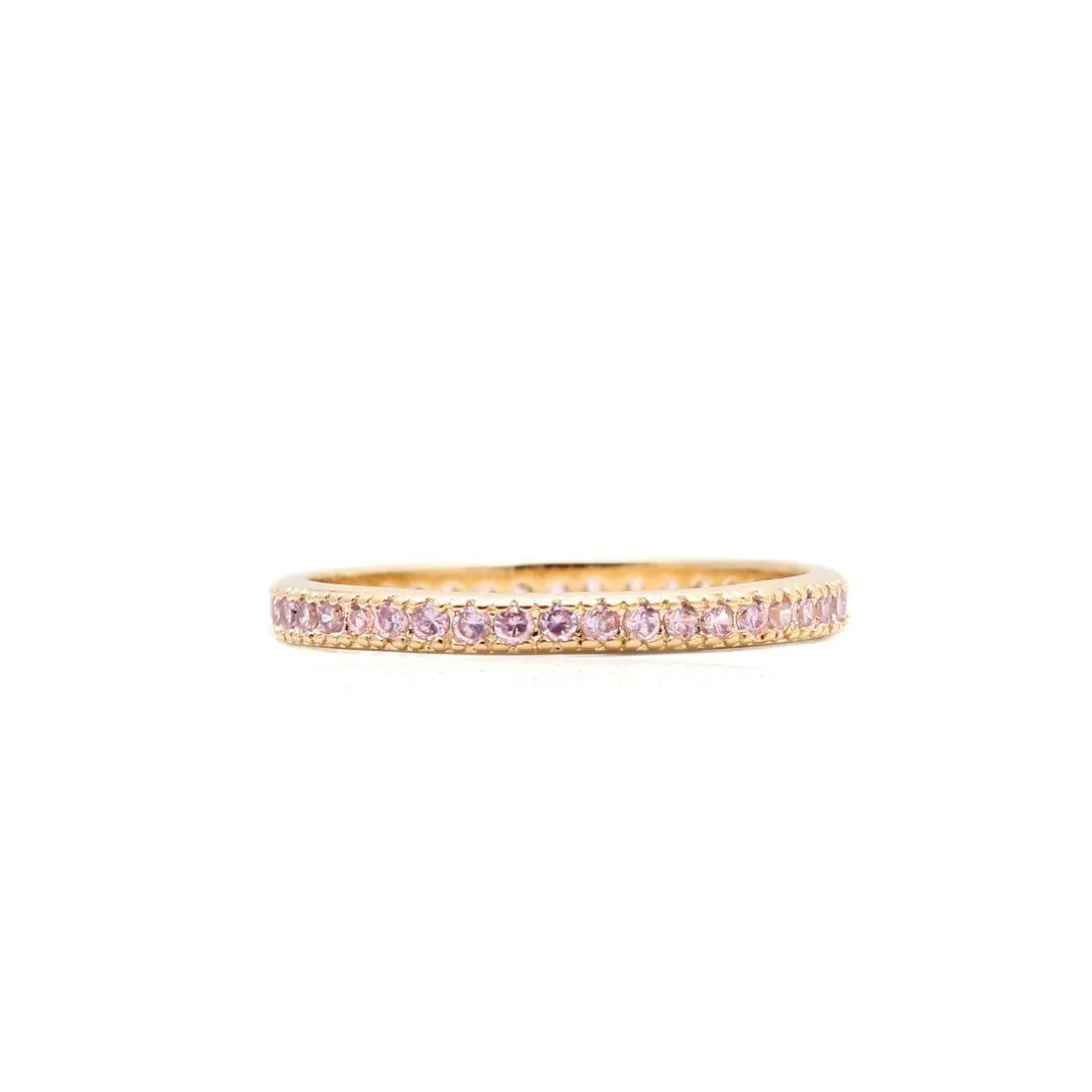 ALIANÇA CRAVEJADA COM ZIRCONIAS ROSAS - BANHO OURO 18K