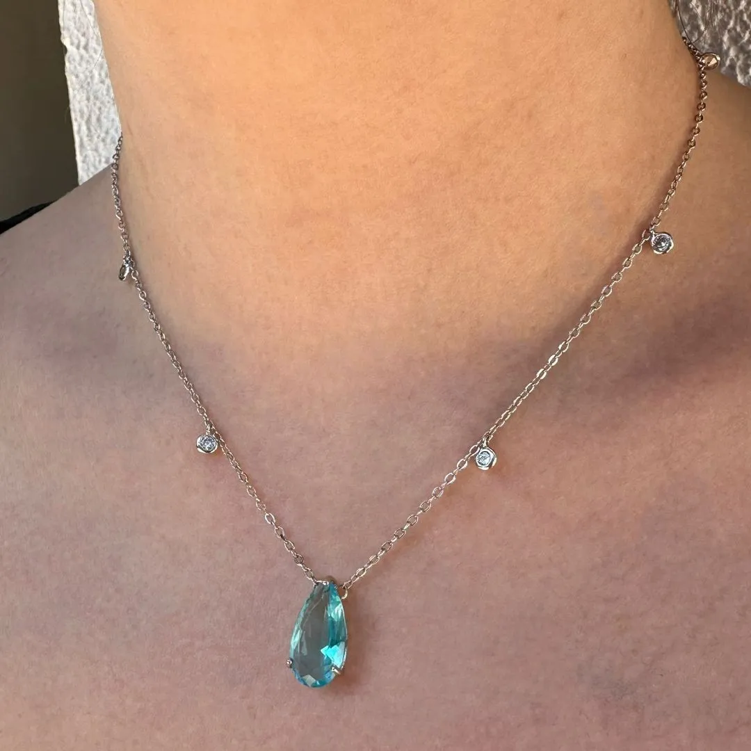 COLAR LONGO AJUSTAVEL - GOTA CRISTAL AZUL - PONTOS DE LUZ  - BANHO RODIO BRANCO