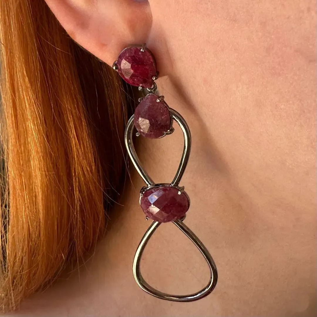 BRINCO INFINITO PEDRA RUBY - BANHO RODIO NEGRO