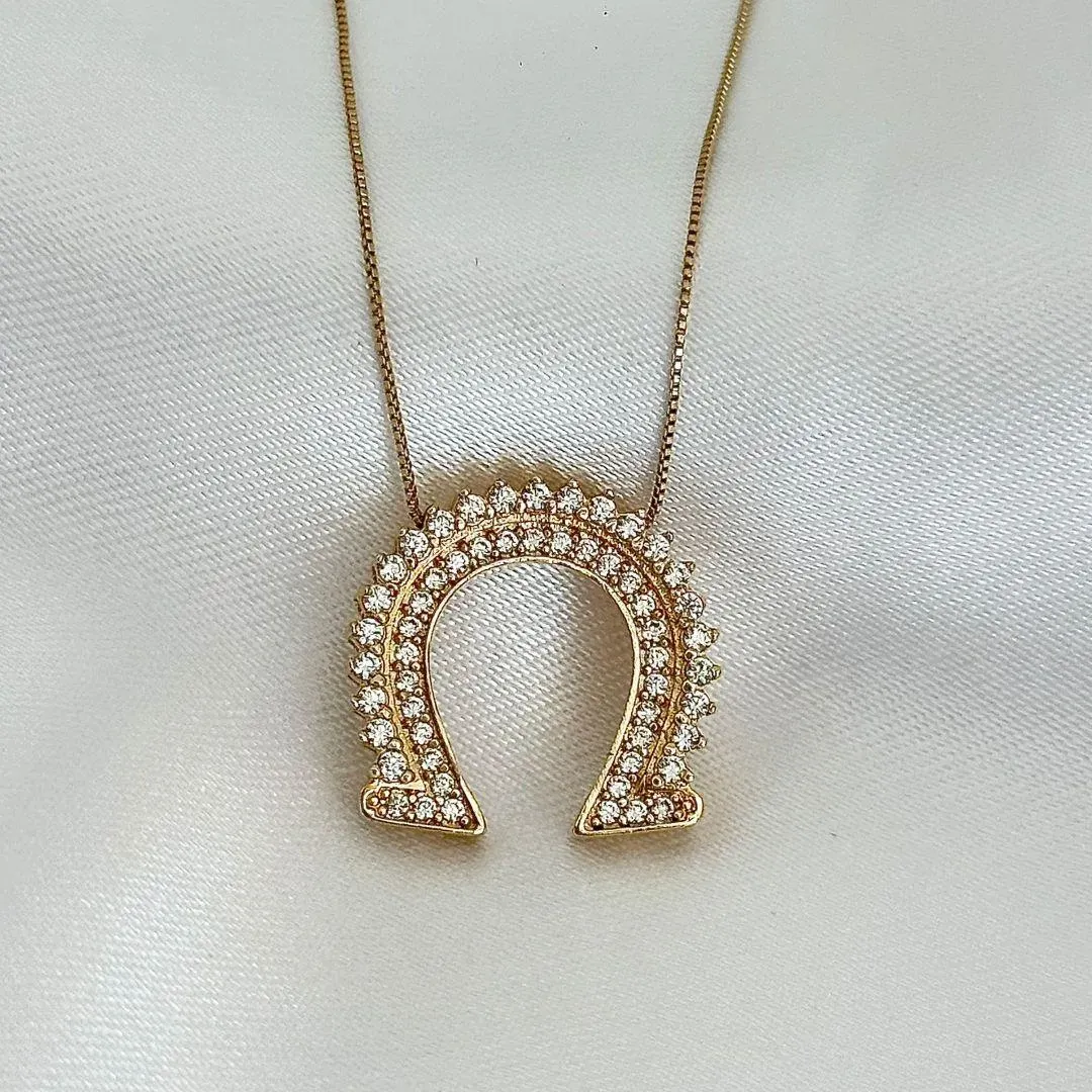 COLAR CRAVEJADO ZIRCONIAS BRANCAS -  FERRADURA - BANHO OURO 18K