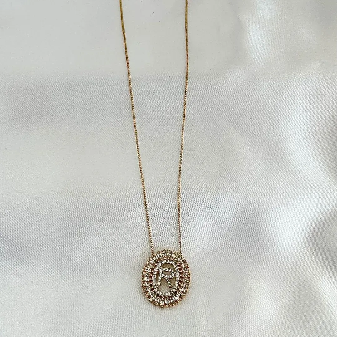 COLAR CRAVEJADO - ZIRCONIAS BRANCA - LETRA R -  BANHO OURO 18K